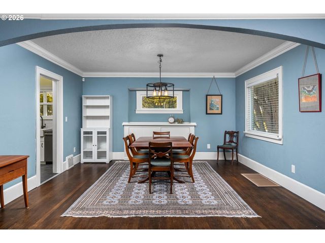 9707 N LOMBARD St, Portland, OR 97203