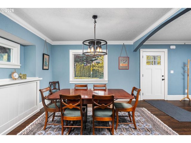 9707 N LOMBARD St, Portland, OR 97203