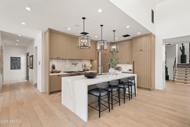 5715 E MONTEROSA Street, Phoenix, AZ 85018