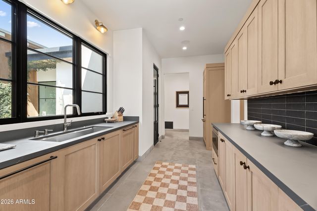 5715 E MONTEROSA Street, Phoenix, AZ 85018