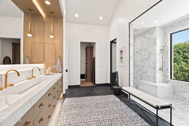 5715 E MONTEROSA Street, Phoenix, AZ 85018