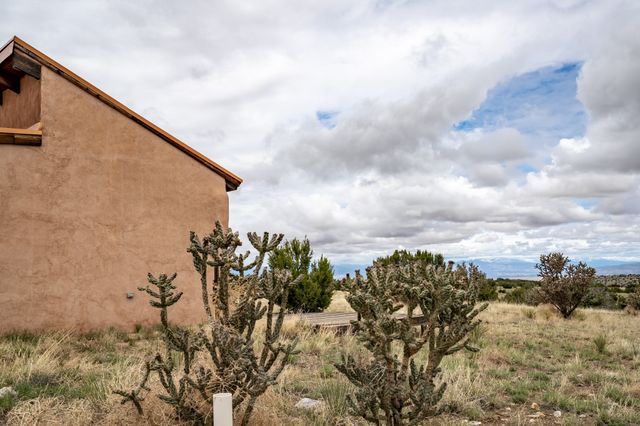 28 Cliff View Drive, Cerrillos, NM 87010