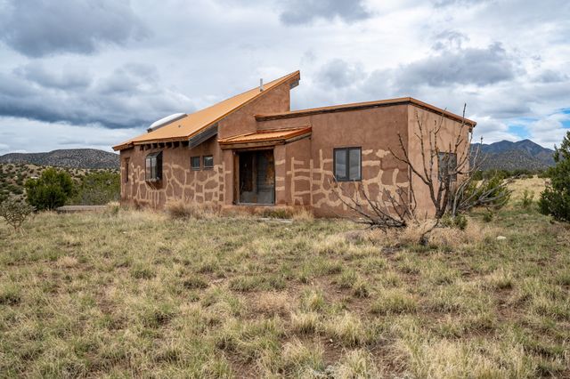 28 Cliff View Drive, Cerrillos, NM 87010