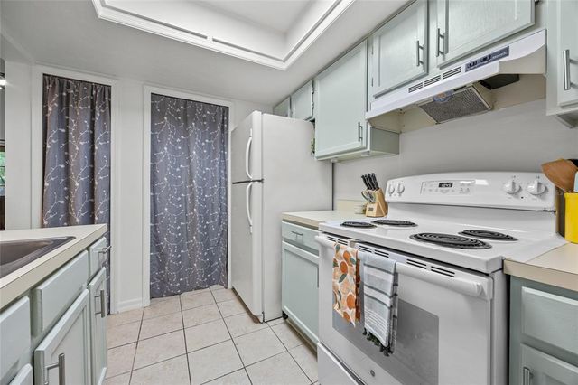 5733 SW 10TH PLACE, Gainesville, FL 32607