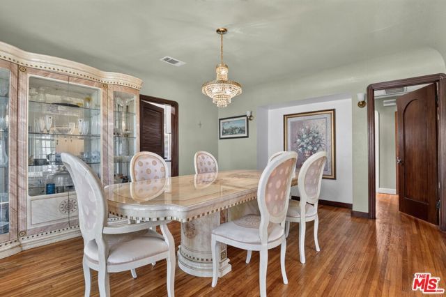 5300 Chesley Avenue, Los Angeles, CA 90043