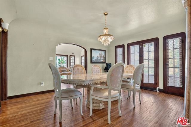 5300 Chesley Avenue, Los Angeles, CA 90043