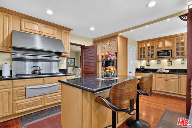 5300 Chesley Avenue, Los Angeles, CA 90043