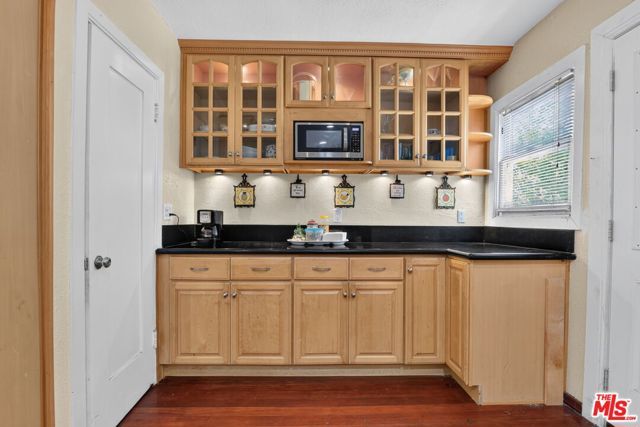 5300 Chesley Avenue, Los Angeles, CA 90043