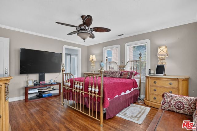 5300 Chesley Avenue, Los Angeles, CA 90043