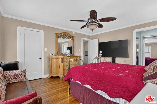 5300 Chesley Avenue, Los Angeles, CA 90043
