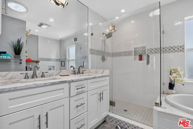 5300 Chesley Avenue, Los Angeles, CA 90043