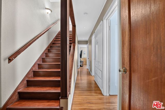 5300 Chesley Avenue, Los Angeles, CA 90043