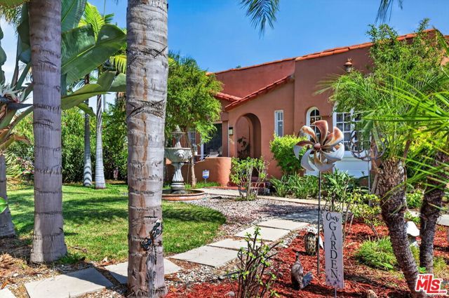 5300 Chesley Avenue, Los Angeles, CA 90043