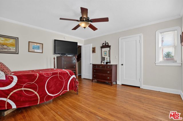 5300 Chesley Avenue, Los Angeles, CA 90043
