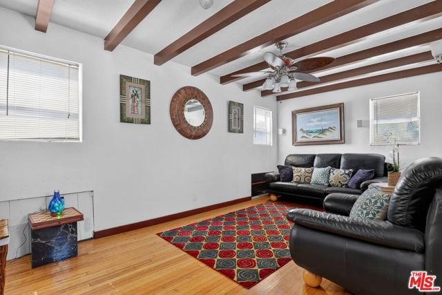 5300 Chesley Avenue, Los Angeles, CA 90043