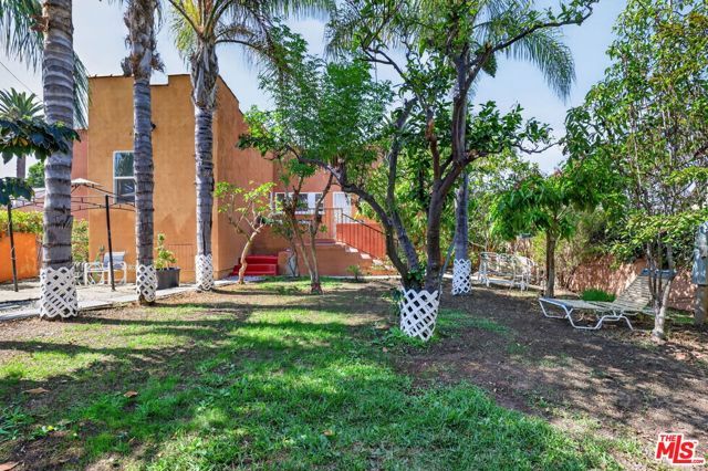 5300 Chesley Avenue, Los Angeles, CA 90043