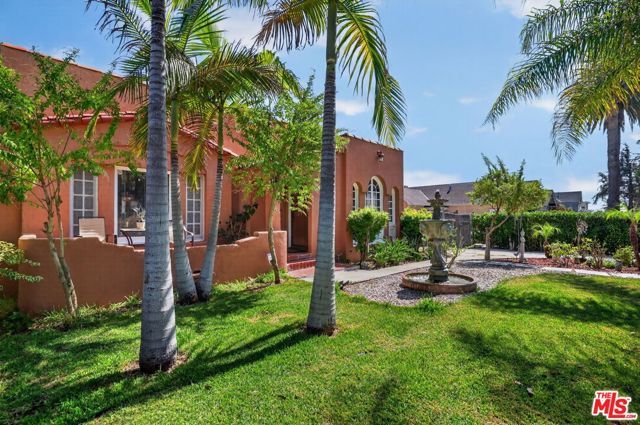 5300 Chesley Avenue, Los Angeles, CA 90043
