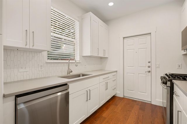 4912 Sara DR A, Austin, TX 78721