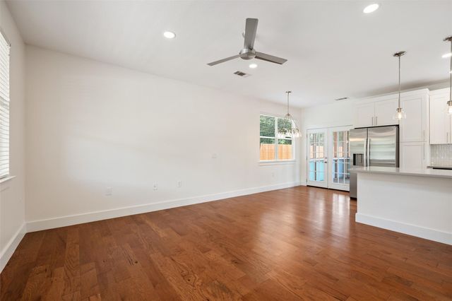 4912 Sara DR A, Austin, TX 78721