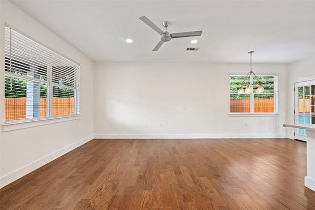4912 Sara DR A, Austin, TX 78721