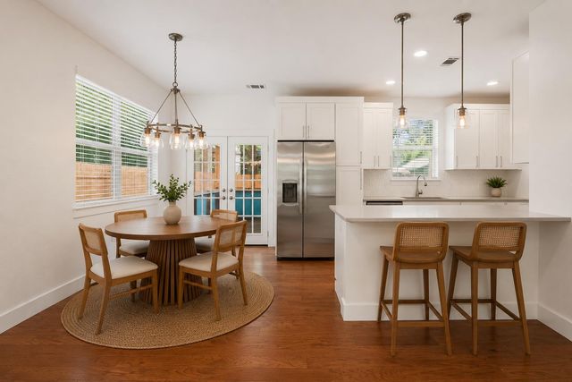 4912 Sara DR A, Austin, TX 78721
