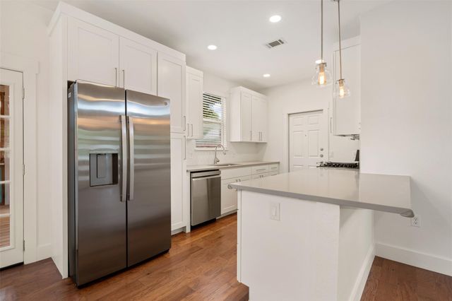 4912 Sara DR A, Austin, TX 78721