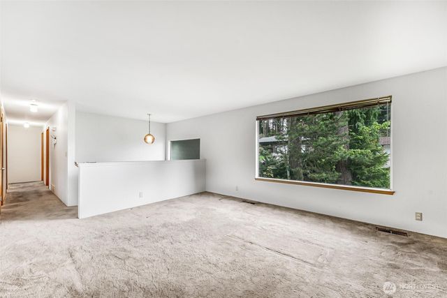 11704 92nd Avenue E, Puyallup, WA 98373