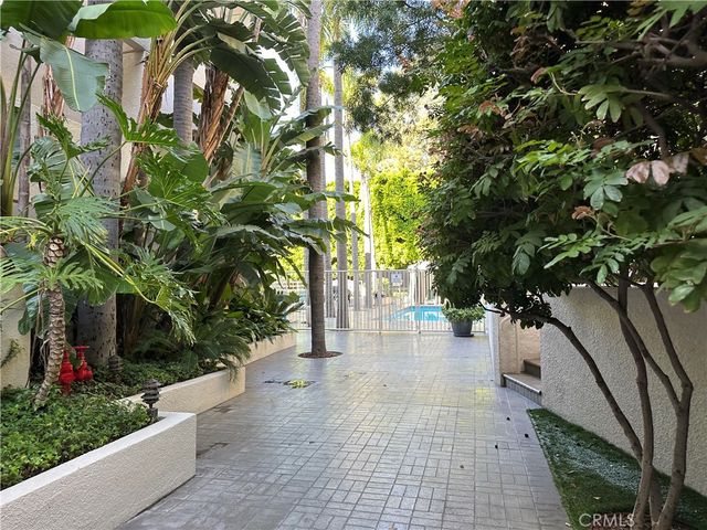 1131 Alta Loma Road 232, West Hollywood, CA 90069