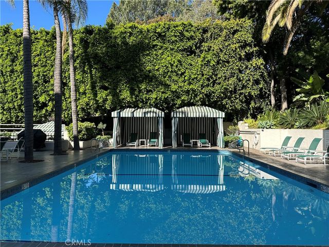 1131 Alta Loma Road 232, West Hollywood, CA 90069