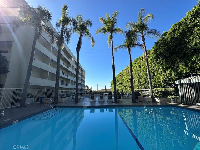 1131 Alta Loma Road 232, West Hollywood, CA 90069