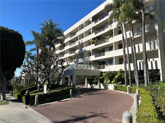 1131 Alta Loma Road 232, West Hollywood, CA 90069