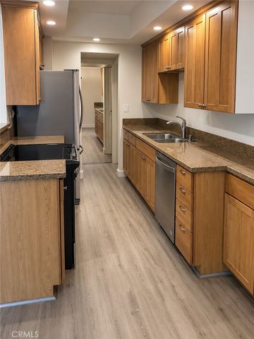 1131 Alta Loma Road 232, West Hollywood, CA 90069