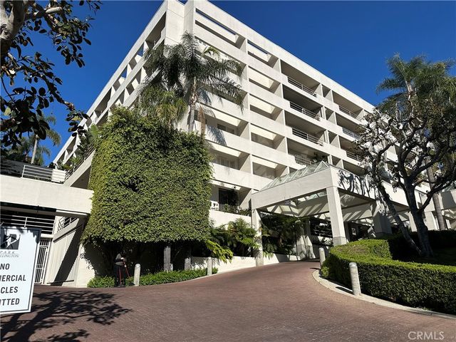 1131 Alta Loma Road 232, West Hollywood, CA 90069
