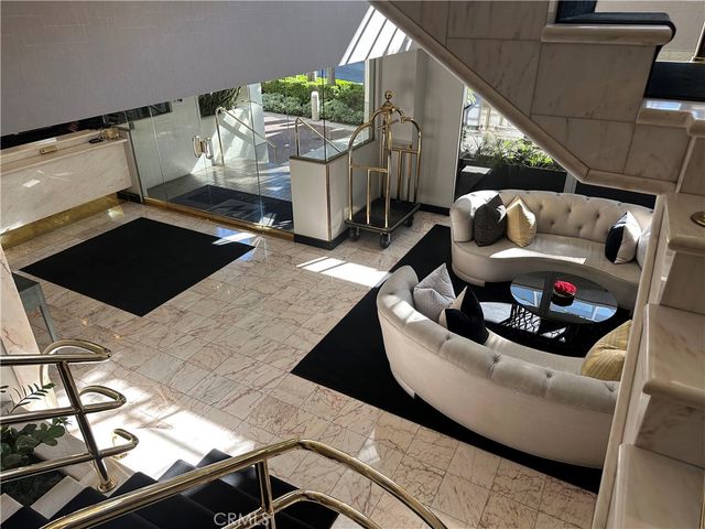1131 Alta Loma Road 232, West Hollywood, CA 90069