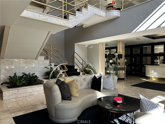 1131 Alta Loma Road 232, West Hollywood, CA 90069