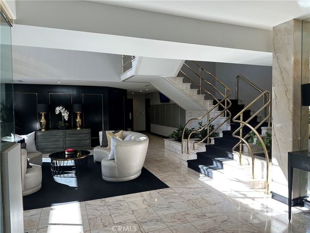 1131 Alta Loma Road 232, West Hollywood, CA 90069