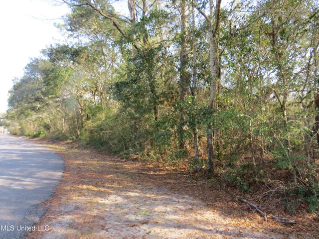 S Main And Belle Fountain Beach Street, Ocean Springs, MS 39564