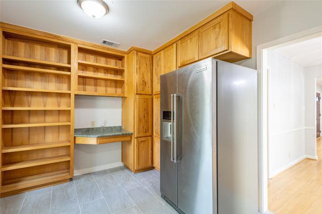 6165 Ravendale Lane, Dallas, TX 75214