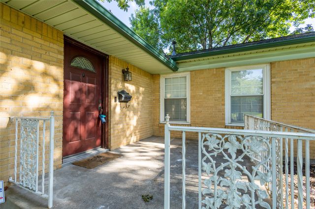6165 Ravendale Lane, Dallas, TX 75214