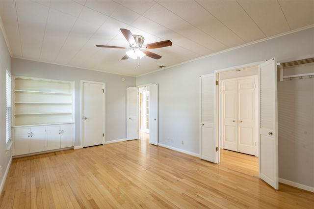 6165 Ravendale Lane, Dallas, TX 75214