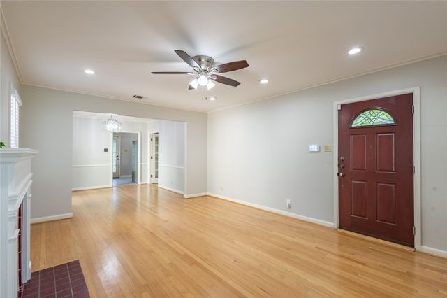 6165 Ravendale Lane, Dallas, TX 75214