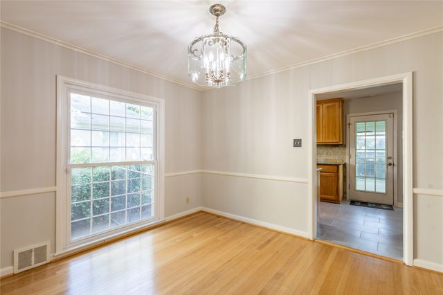 6165 Ravendale Lane, Dallas, TX 75214