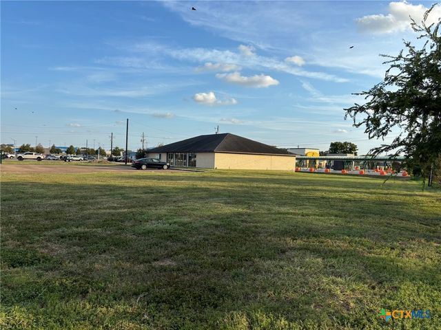 109 Teakwood Drive A, Victoria, TX 77901