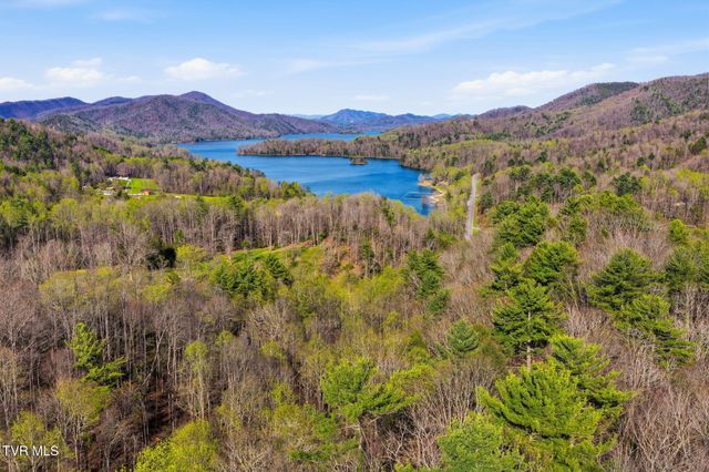 1570 U.S. 321, Hampton, TN 37658