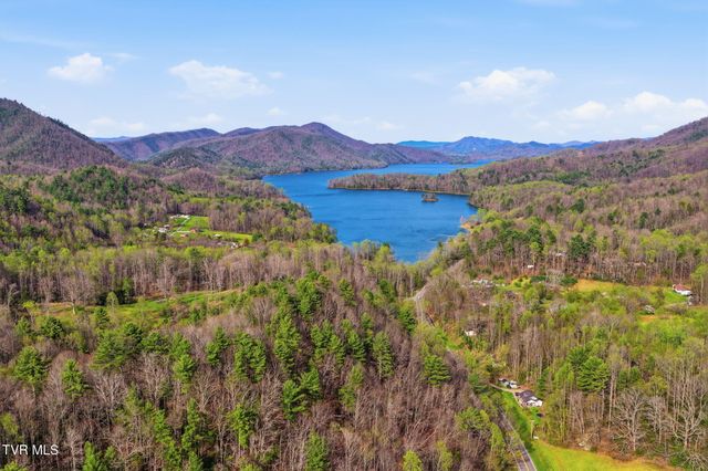 1570 U.S. 321, Hampton, TN 37658