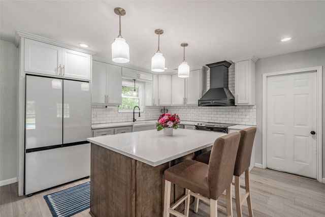 224 Bob White Trail, Burleson, TX 76028