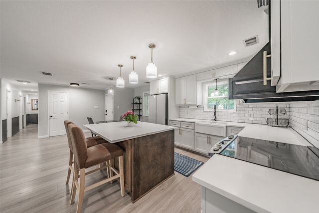 224 Bob White Trail, Burleson, TX 76028