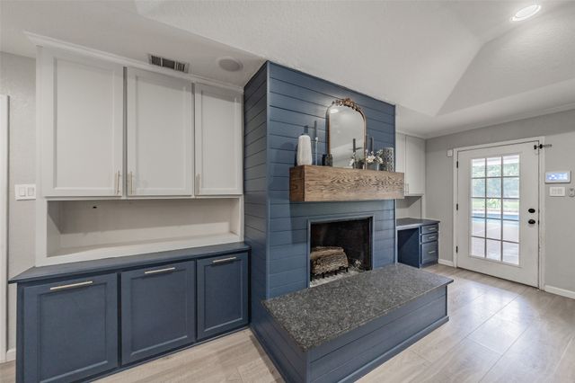 224 Bob White Trail, Burleson, TX 76028