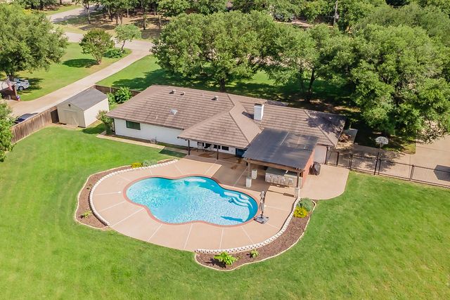 224 Bob White Trail, Burleson, TX 76028