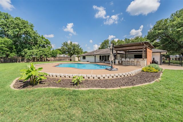 224 Bob White Trail, Burleson, TX 76028